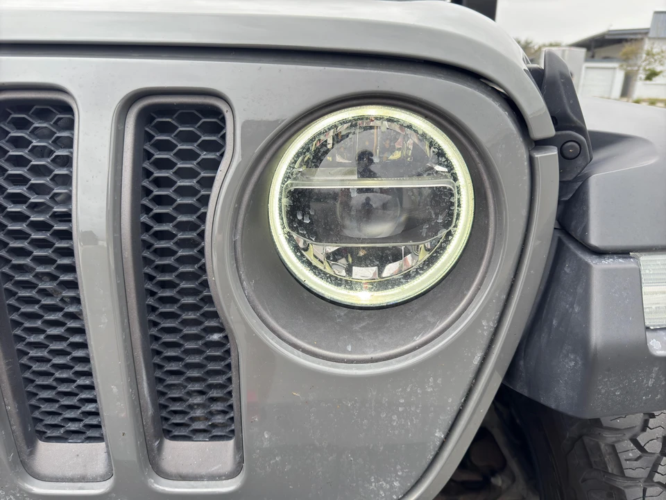 2020 Jeep JL Wrangler - Image 18 of 31