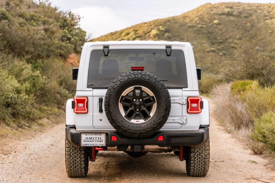 2020 Jeep JL Wrangler - Image 8 of 31