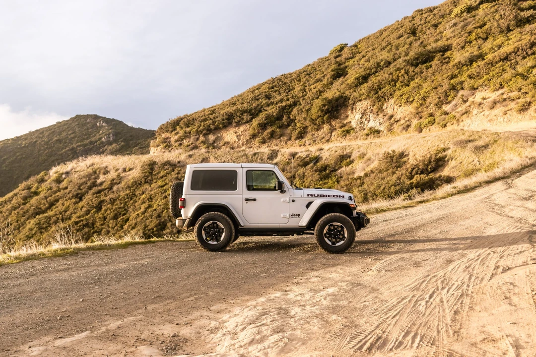 2020 Jeep JL Wrangler - Image 19 of 31