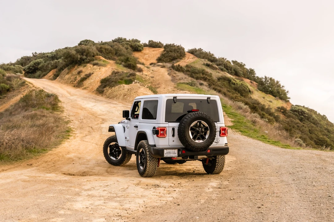 2020 Jeep JL Wrangler - Image 18 of 31