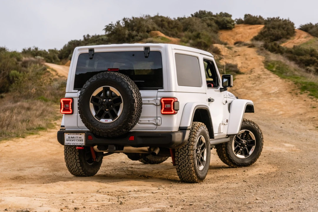 2020 Jeep JL Wrangler - Image 9 of 31