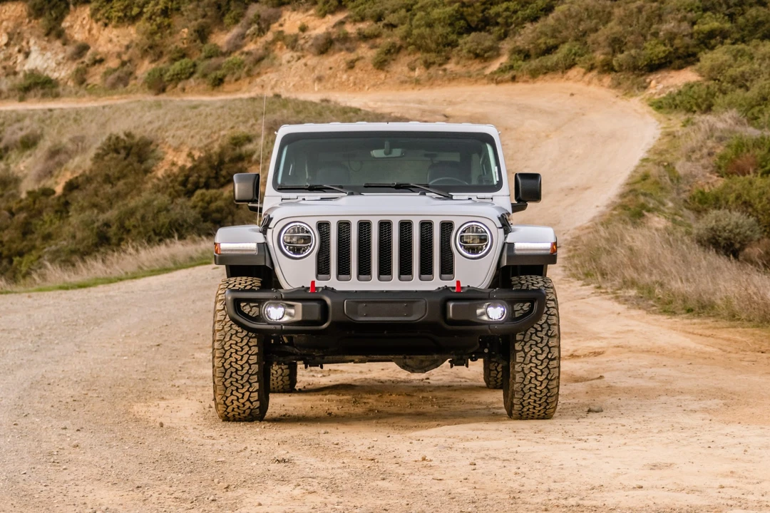 2020 Jeep JL Wrangler - Image 14 of 31