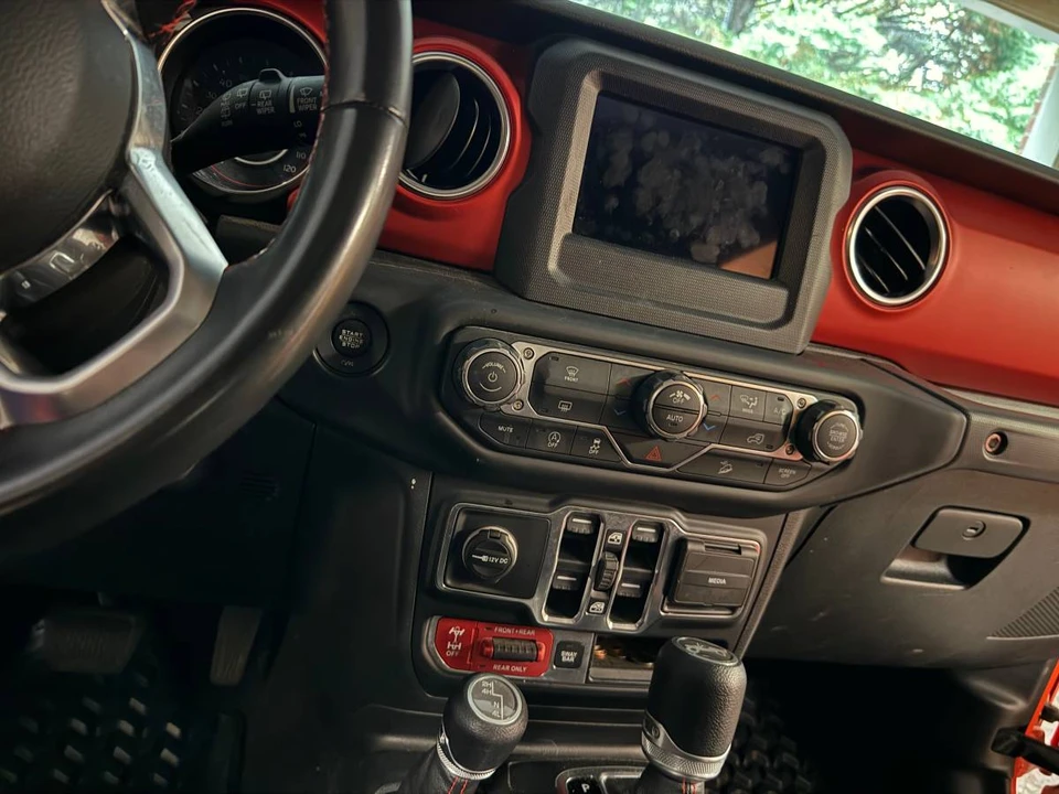 2020 Jeep JL Wrangler - Image 11 of 15