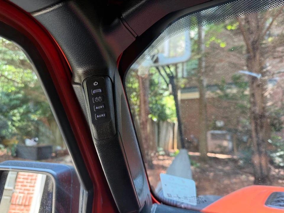 2020 Jeep JL Wrangler - Image 15 of 15