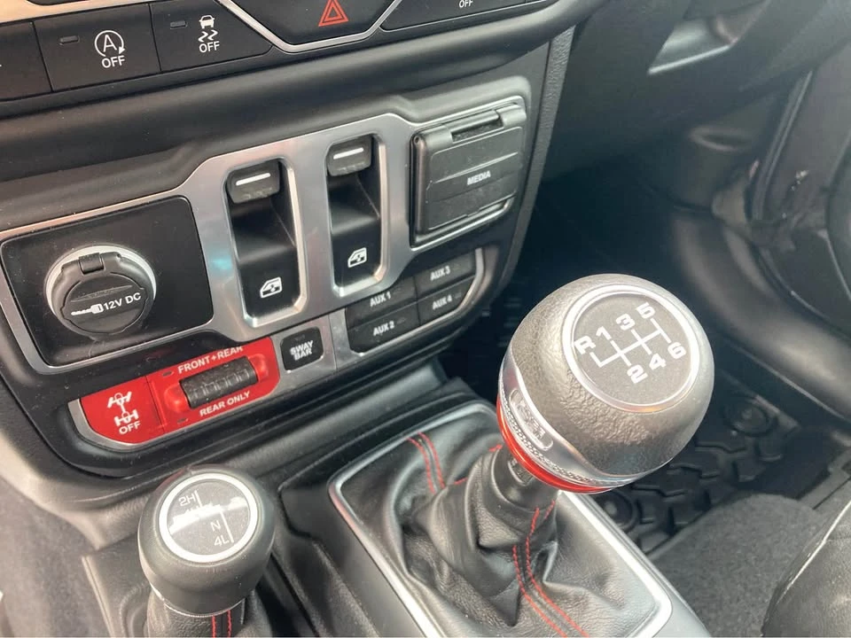 2020 Jeep JL Wrangler - Image 10 of 11