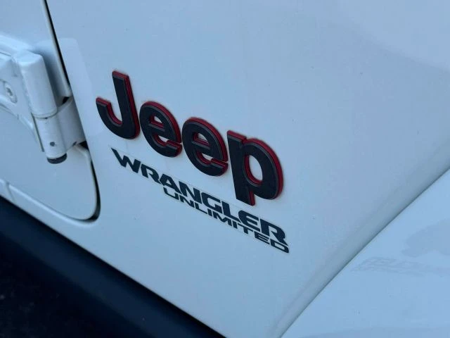 2020 Jeep JL Wrangler - Image 11 of 31