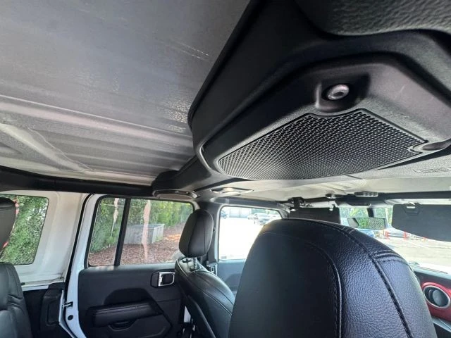 2020 Jeep JL Wrangler - Image 16 of 31