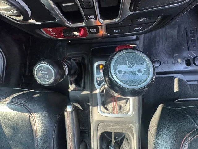 2020 Jeep JL Wrangler - Image 25 of 31