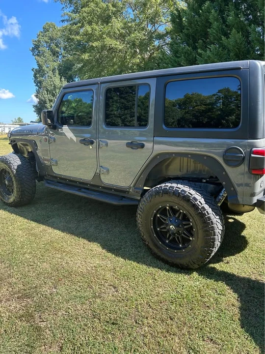 2020 Jeep JL Wrangler - Image 2 of 9