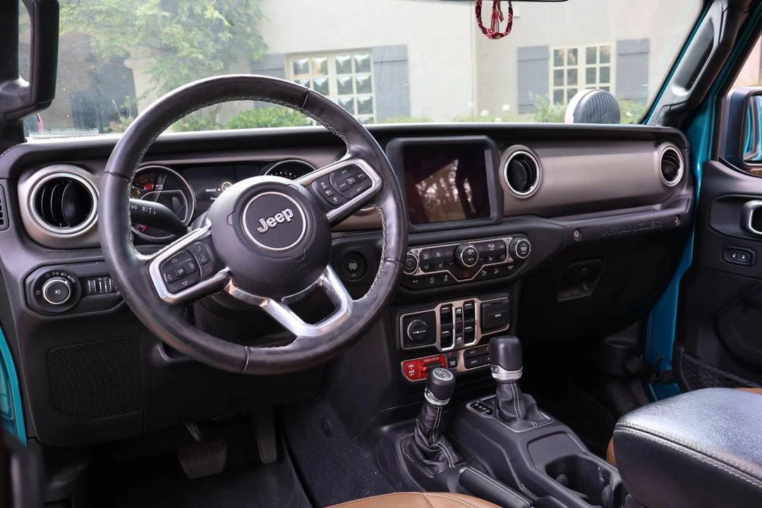 2020 Jeep JL Wrangler - Image 16 of 19