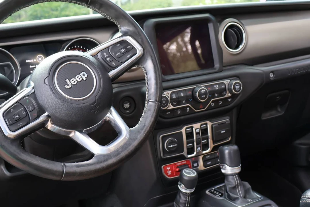 2020 Jeep JL Wrangler - Image 17 of 19