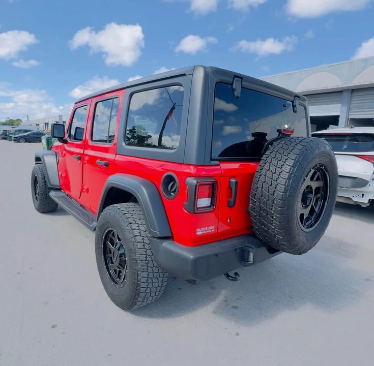 2020 Jeep JL Wrangler - Image 5 of 19