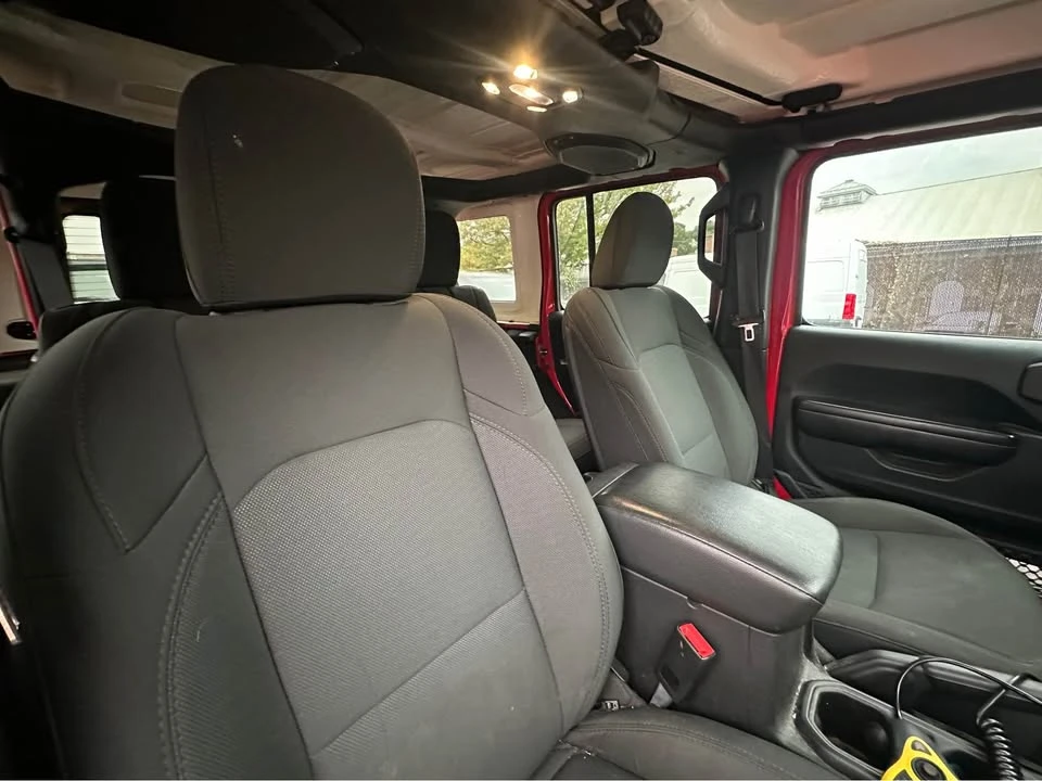 2020 Jeep JL Wrangler - Image 16 of 19