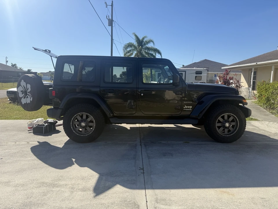 2020 Jeep JL Wrangler - Image 9 of 14