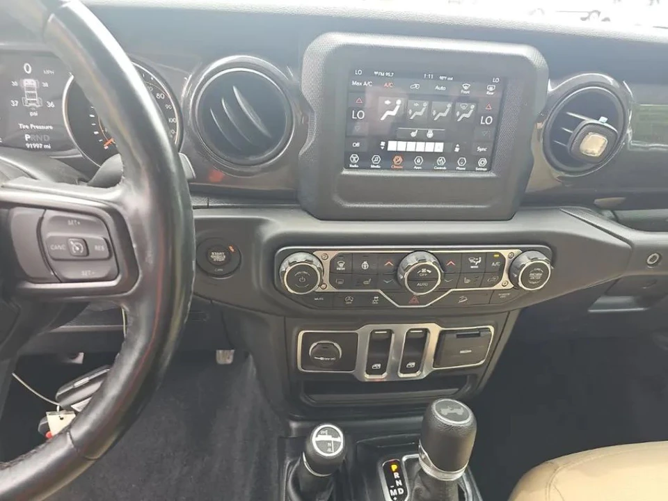 2020 Jeep JL Wrangler - Image 17 of 24