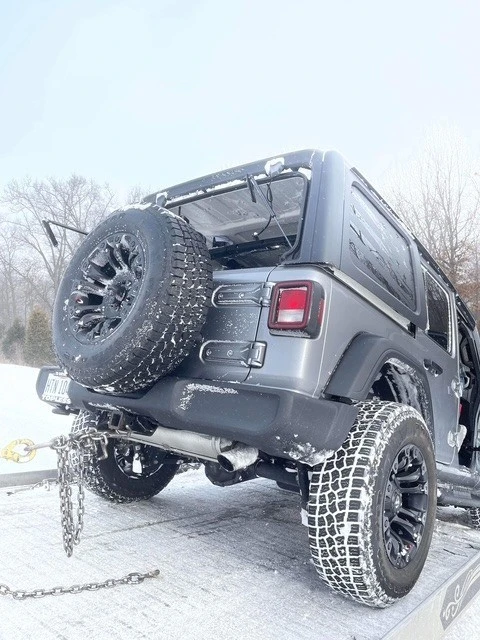 2020 Jeep JL Wrangler - Image 17 of 23