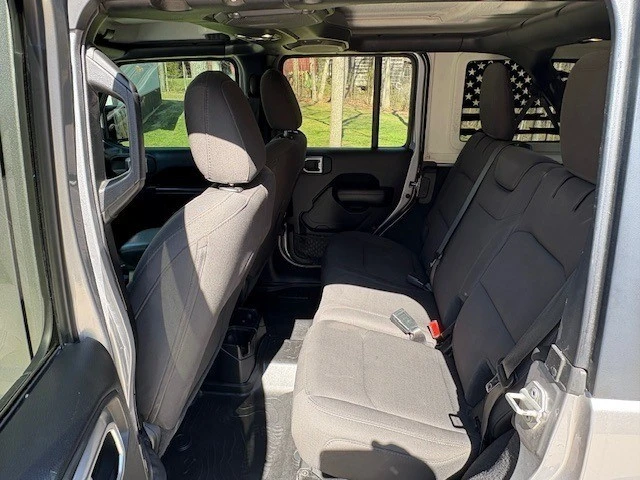 2020 Jeep JL Wrangler - Image 13 of 23
