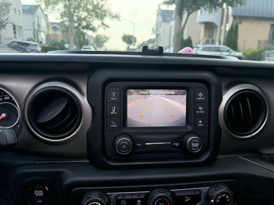 2020 Jeep JL Wrangler - Image 28 of 30