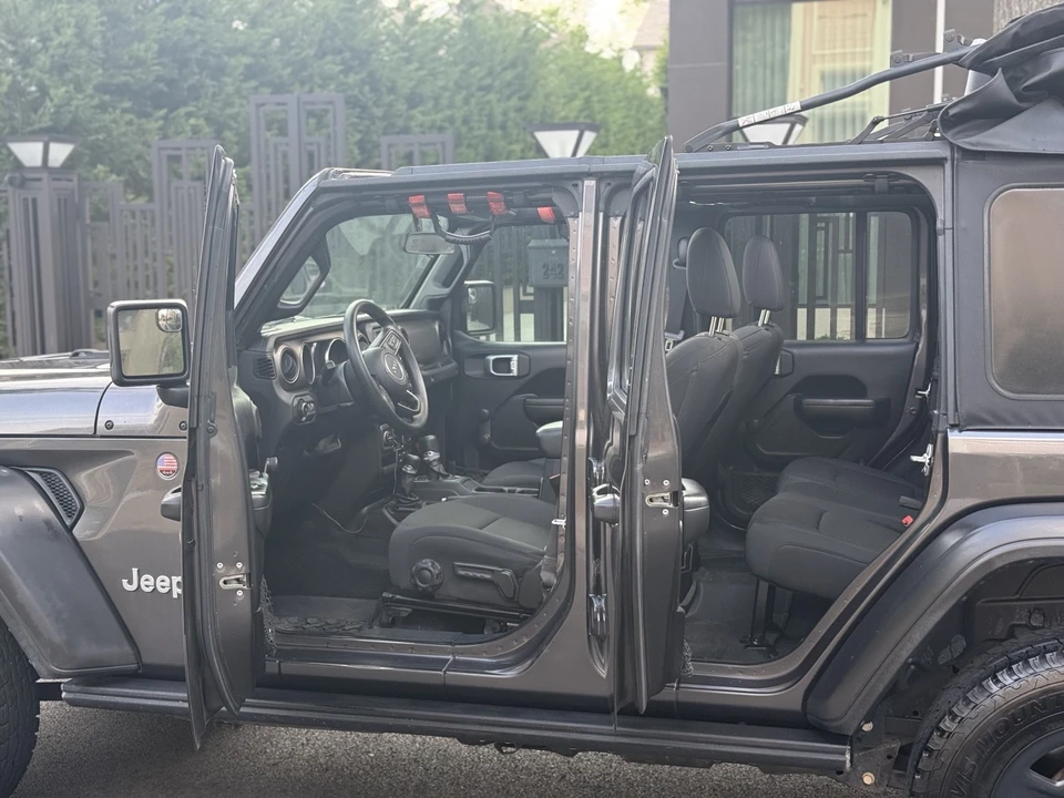 2020 Jeep JL Wrangler - Image 13 of 30