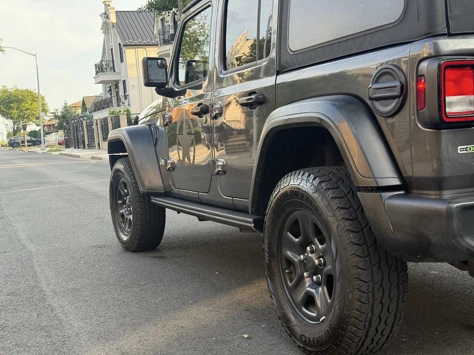 2020 Jeep JL Wrangler - Image 9 of 30