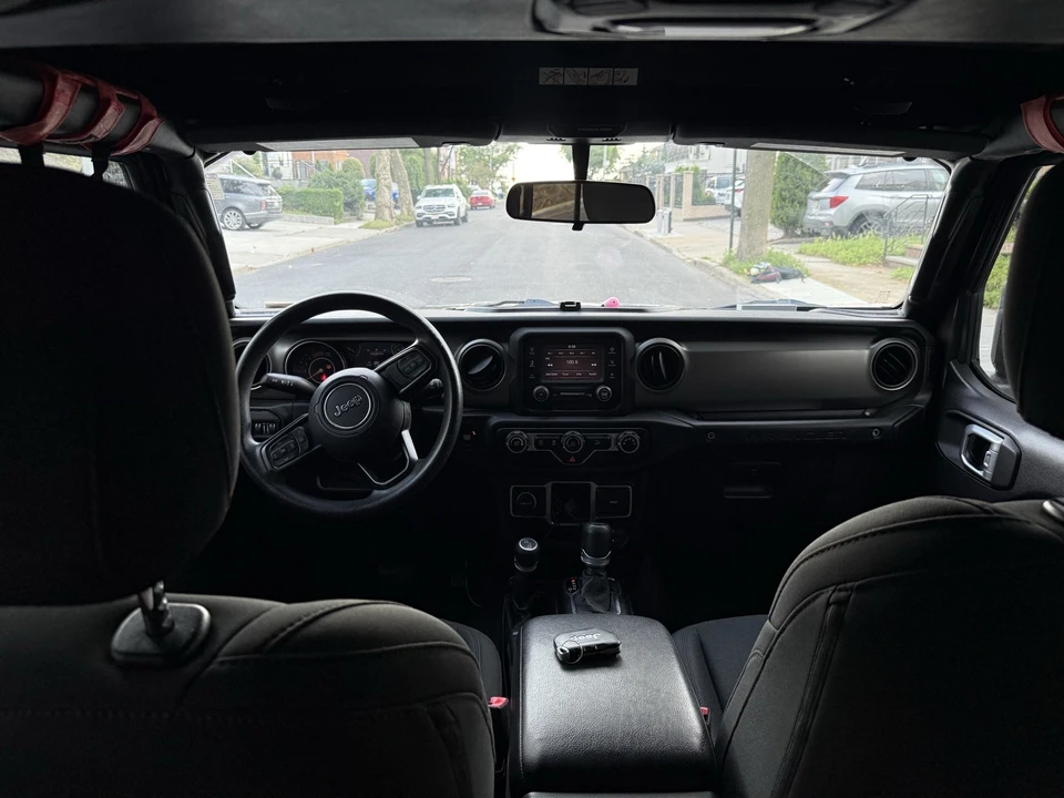 2020 Jeep JL Wrangler - Image 22 of 30