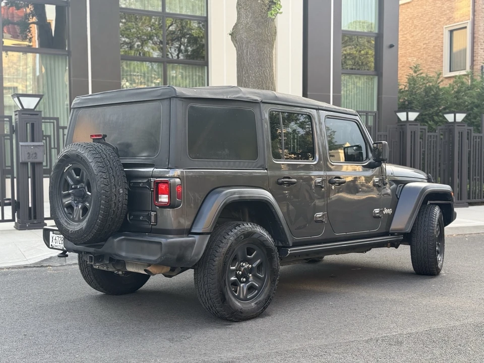 2020 Jeep JL Wrangler - Image 5 of 30