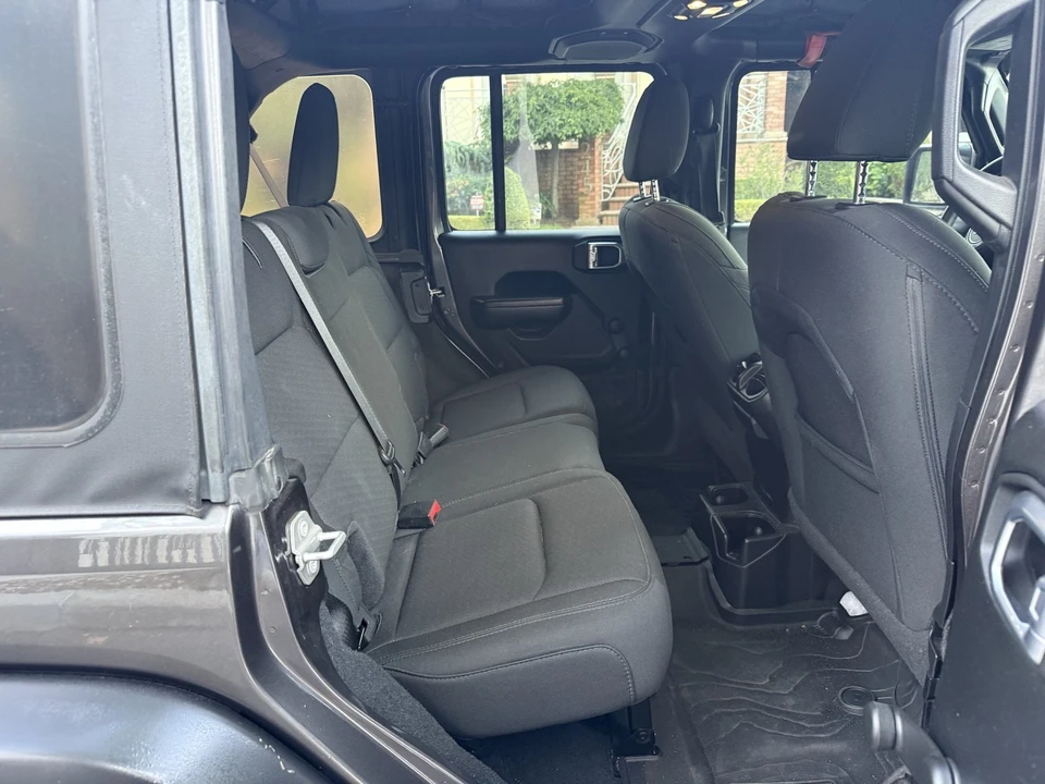 2020 Jeep JL Wrangler - Image 23 of 30