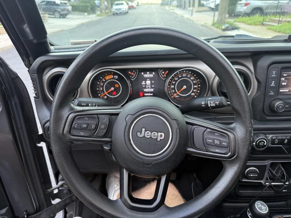 2020 Jeep JL Wrangler - Image 25 of 30