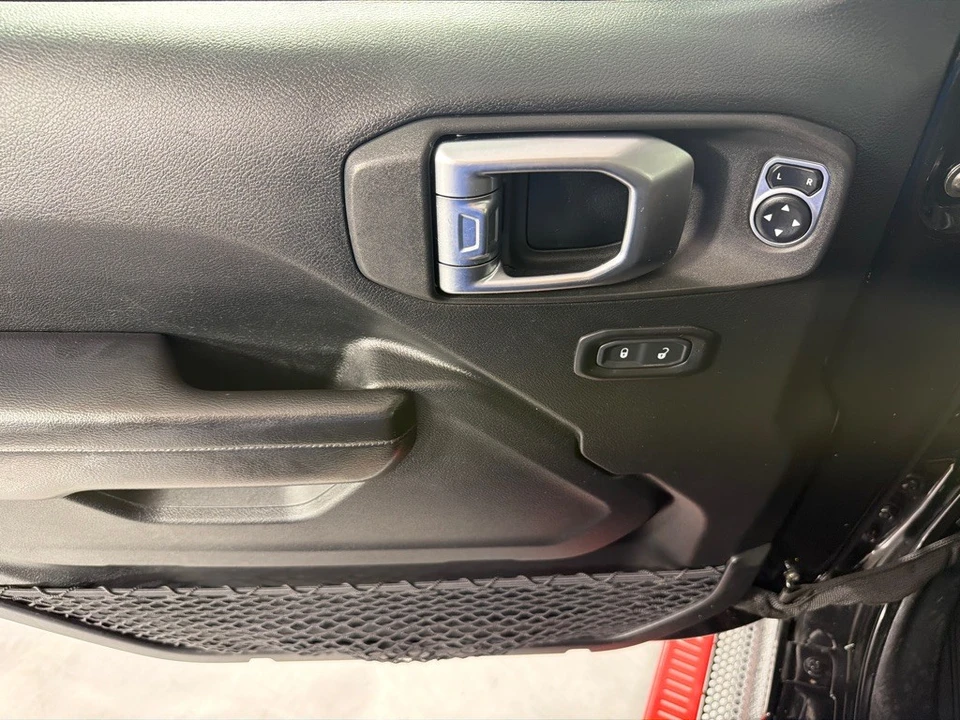 2020 Jeep JL Wrangler - Image 11 of 26