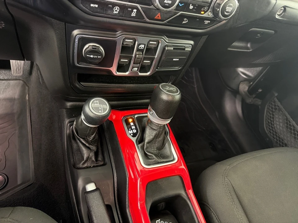 2020 Jeep JL Wrangler - Image 17 of 26