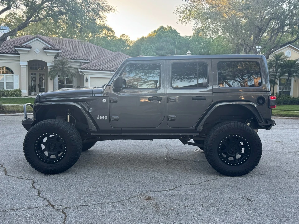 2020 Jeep JL Wrangler - Image 5 of 12