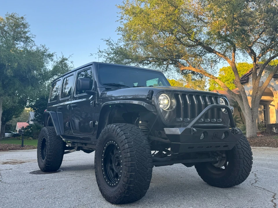2020 Jeep JL Wrangler - Image 2 of 12