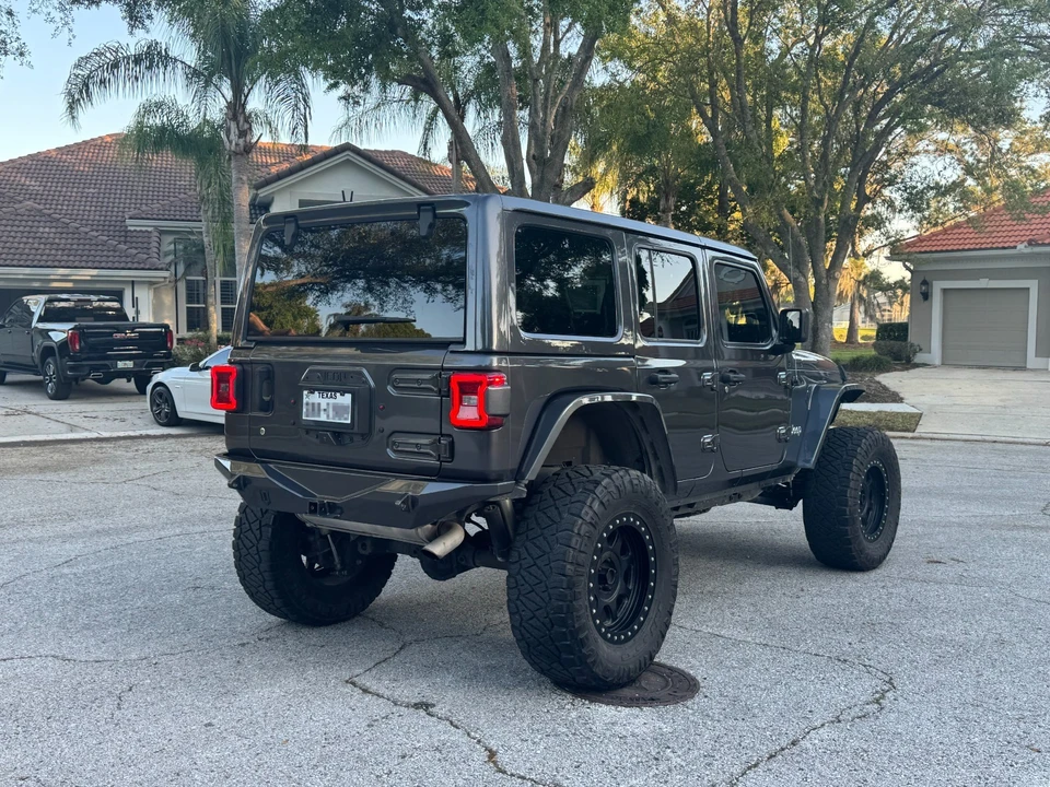2020 Jeep JL Wrangler - Image 8 of 12