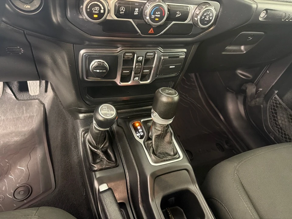 2020 Jeep JL Wrangler - Image 18 of 27