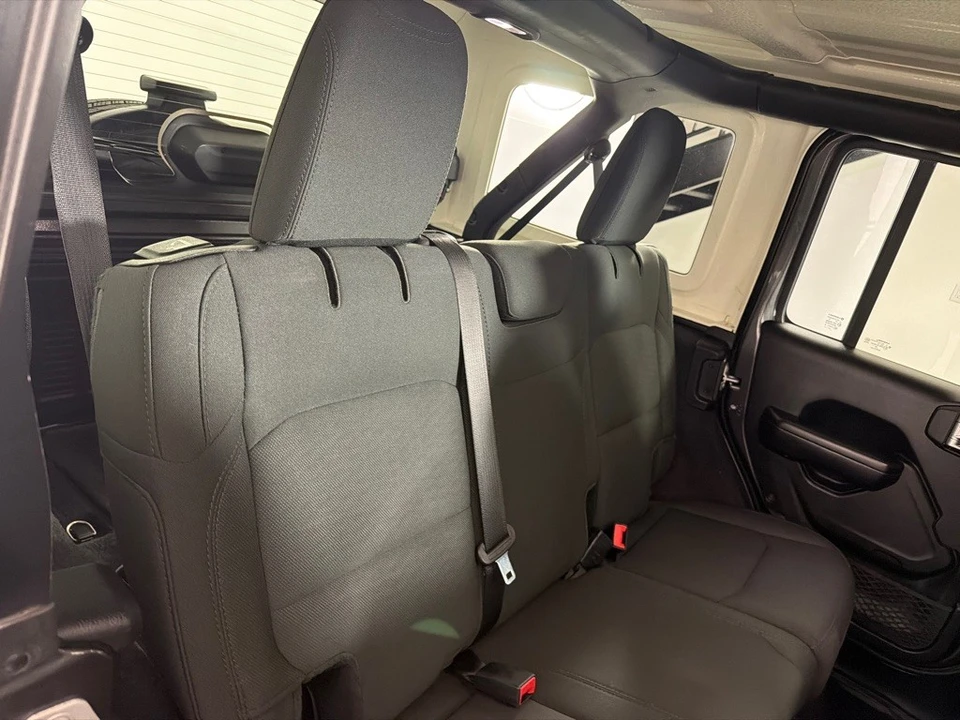 2020 Jeep JL Wrangler - Image 23 of 27