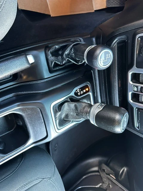 2020 Jeep JL Wrangler - Image 14 of 19