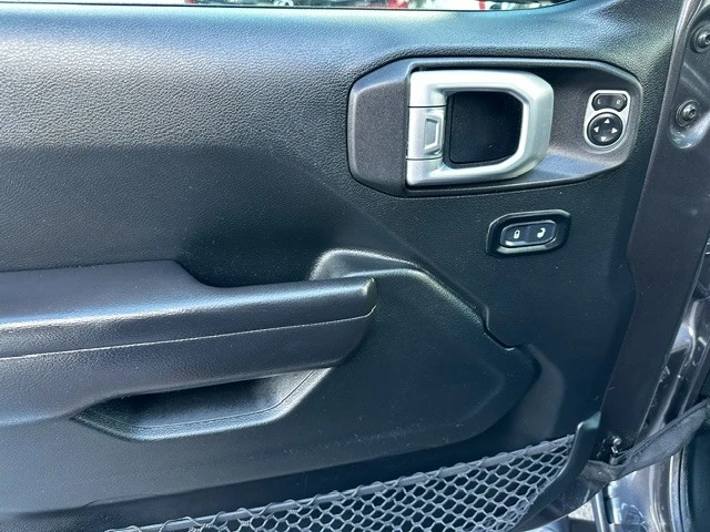 2020 Jeep JL Wrangler - Image 17 of 19