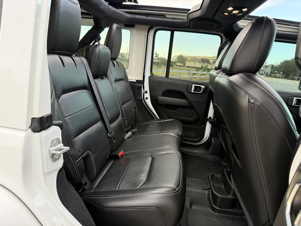 2020 Jeep JL Wrangler - Image 20 of 21