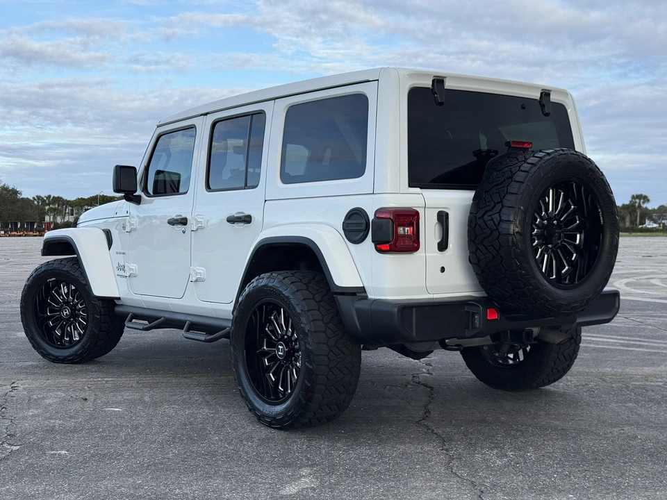 2020 Jeep JL Wrangler - Image 5 of 21