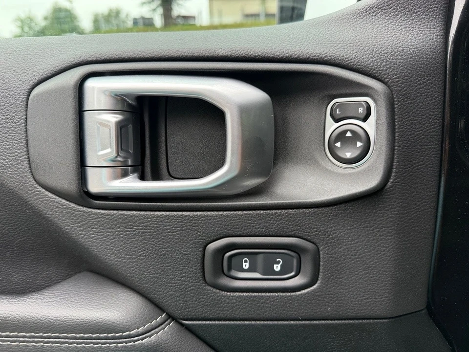 2020 Jeep JL Wrangler - Image 13 of 21