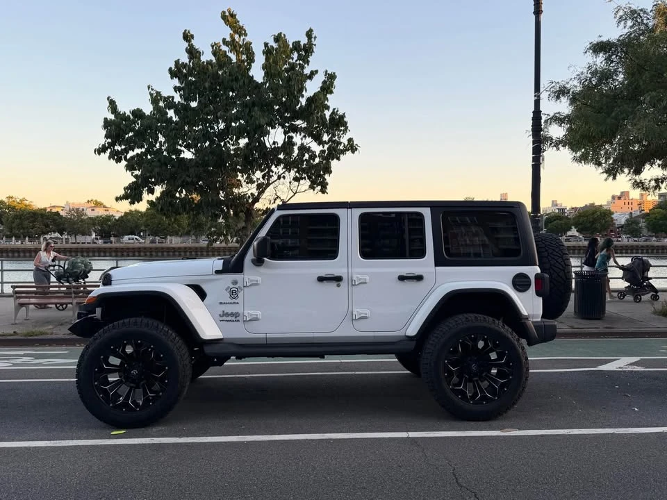 2020 Jeep JL Wrangler - Image 7 of 11