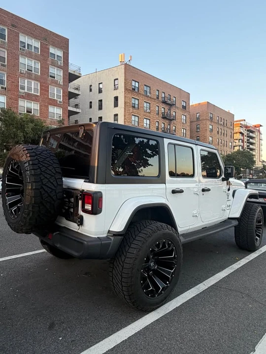 2020 Jeep JL Wrangler - Image 4 of 11