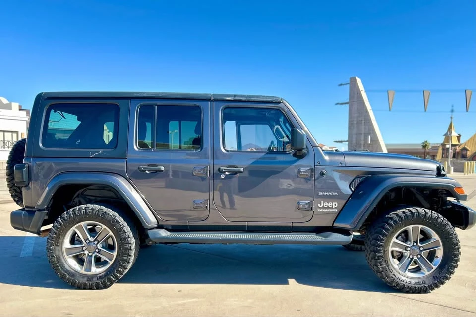 2020 Jeep JL Wrangler - Image 6 of 9