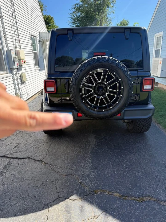 2020 Jeep JL Wrangler - Image 3 of 9