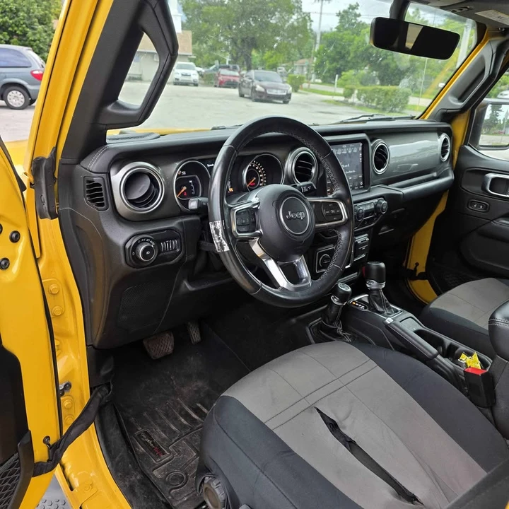 2020 Jeep JL Wrangler - Image 16 of 17