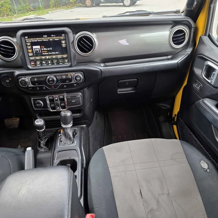 2020 Jeep JL Wrangler - Image 15 of 17
