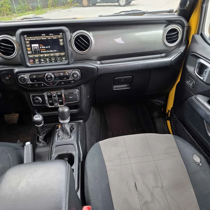 2020 Jeep JL Wrangler - Image 15 of 17