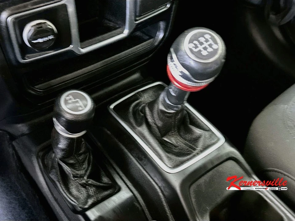 2020 Jeep JL Wrangler - Image 16 of 24