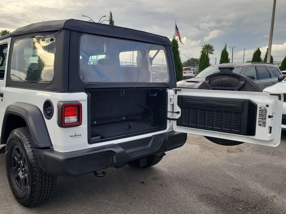 2020 Jeep JL Wrangler - Image 7 of 12
