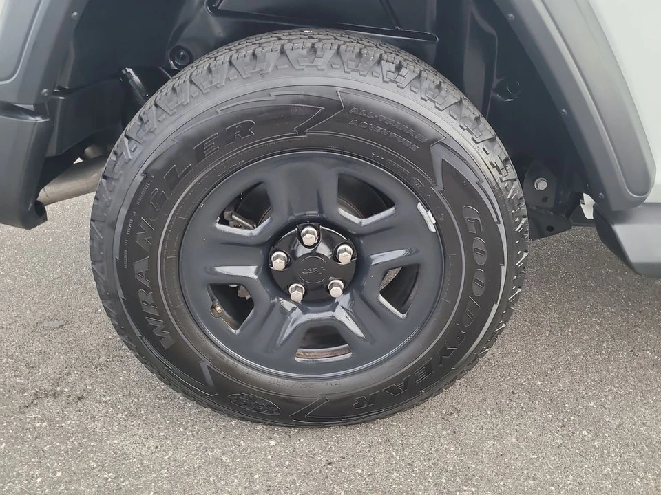 2020 Jeep JL Wrangler - Image 5 of 12